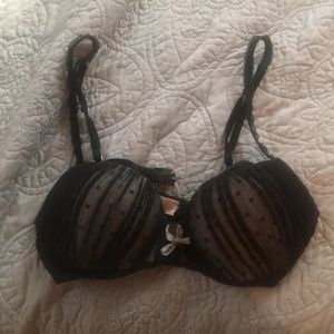 Victoria’s Secret Push Up Bra (34B)
